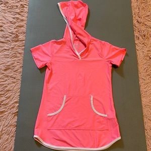 Free Country kids size S(7/8) swim cover in bright pink.
